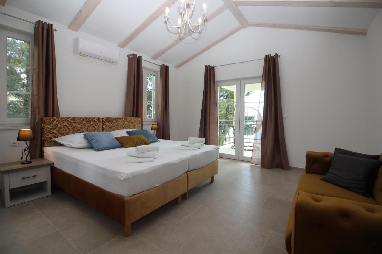 Kaštela Villa Beachfront Sea Palace מראה חיצוני תמונה