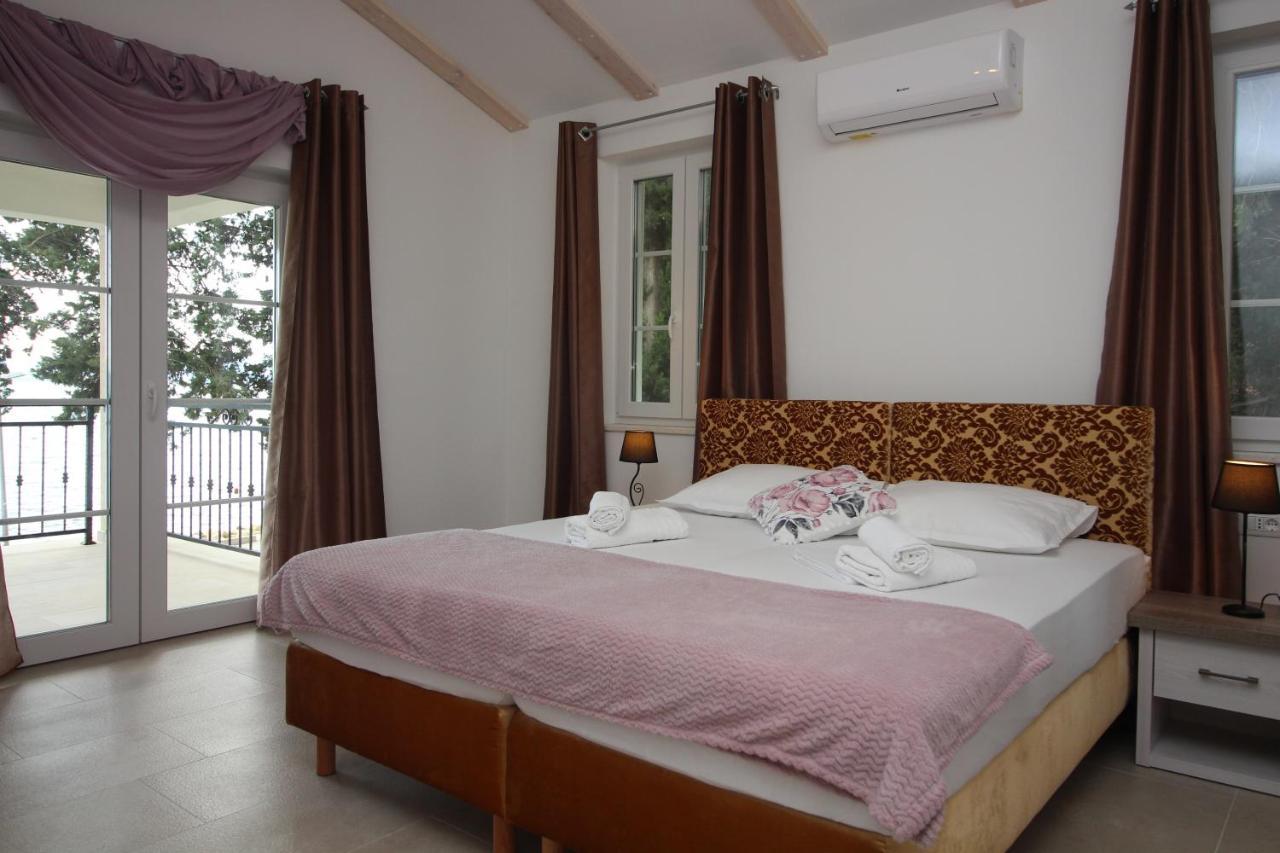 Kaštela Villa Beachfront Sea Palace מראה חיצוני תמונה