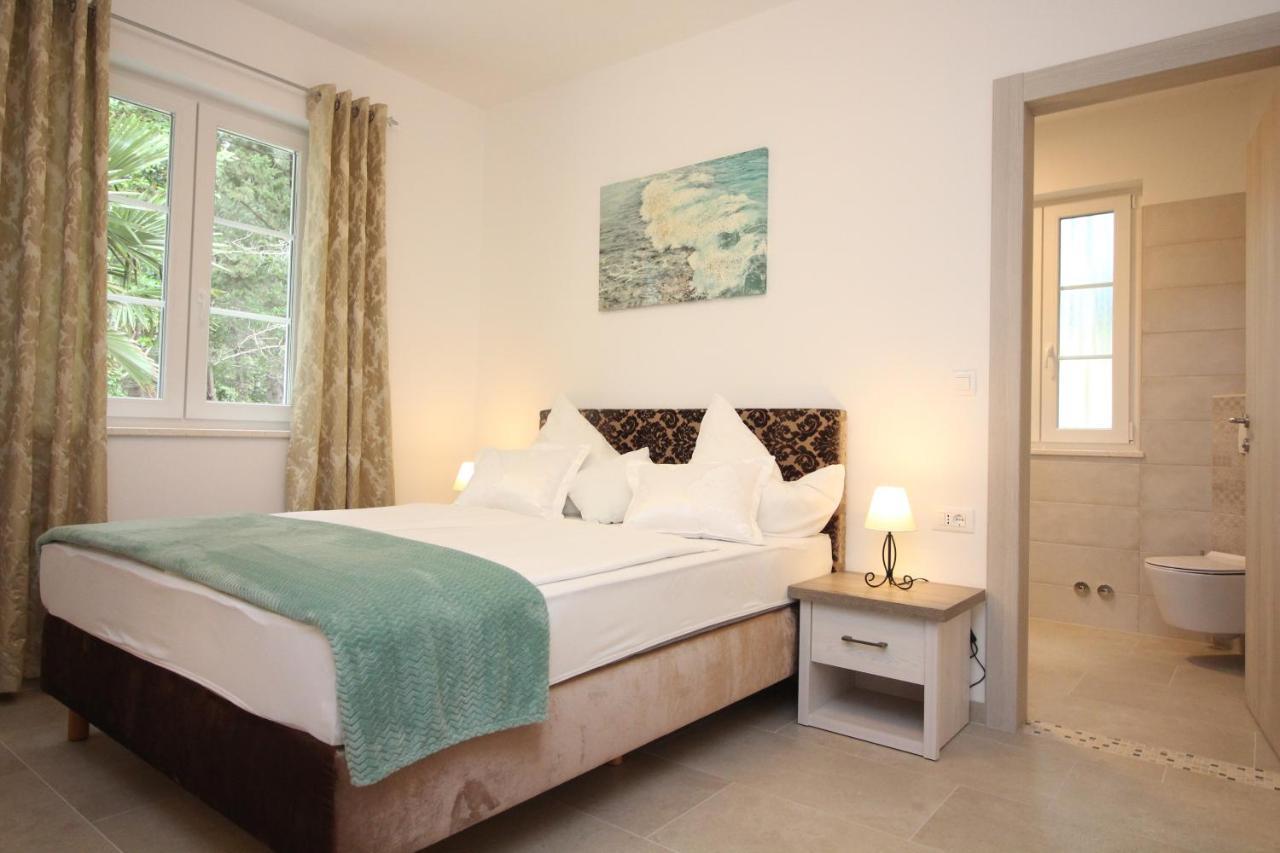 Kaštela Villa Beachfront Sea Palace מראה חיצוני תמונה