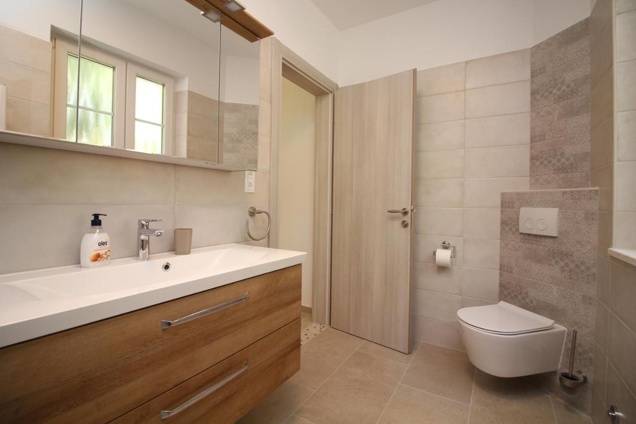 Kaštela Villa Beachfront Sea Palace מראה חיצוני תמונה