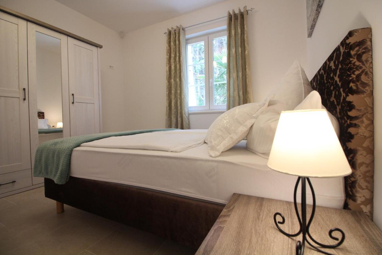 Kaštela Villa Beachfront Sea Palace מראה חיצוני תמונה