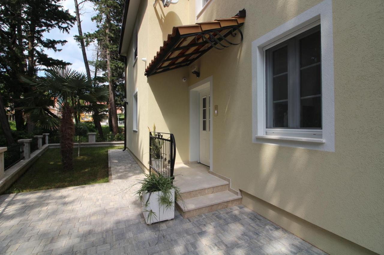 Kaštela Villa Beachfront Sea Palace מראה חיצוני תמונה